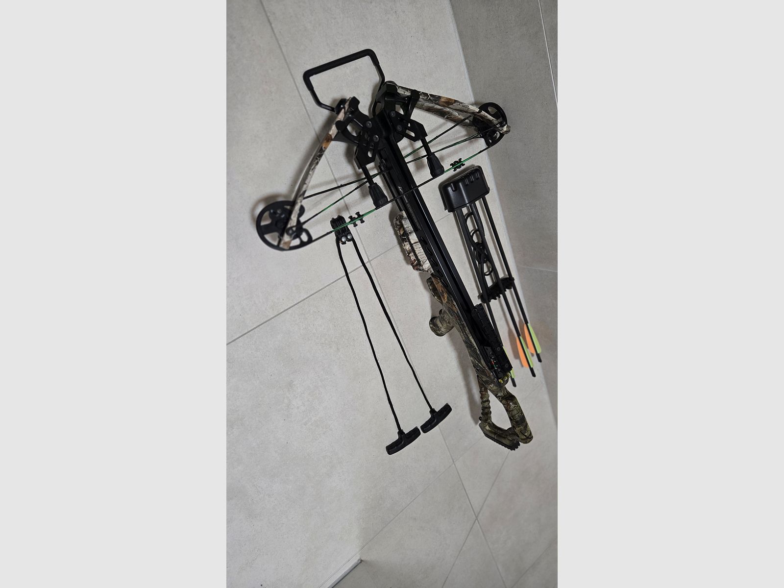 Compound Armbrust Hori-Zone Alpha XT 360 FPS mit optionaler Tenpoint Optik und Easton Carbon Bolzen