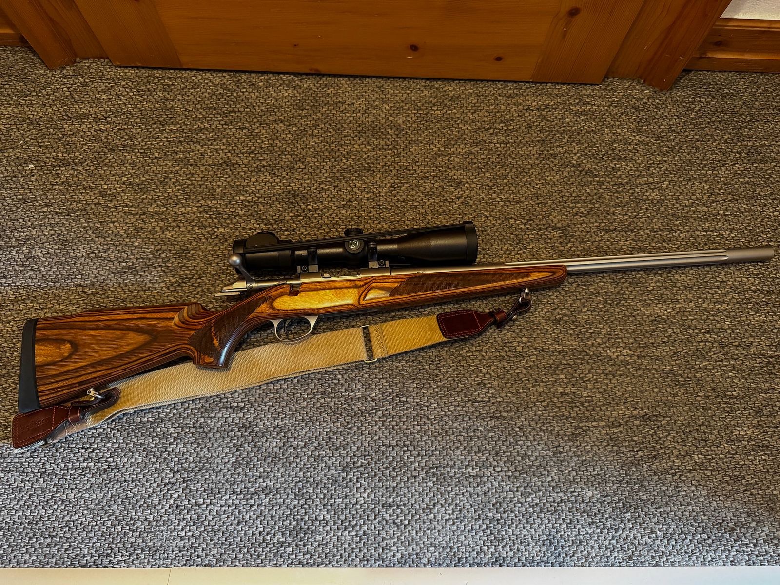 Sako 85 varmint laminated + Zeiss Duralyt  *top*