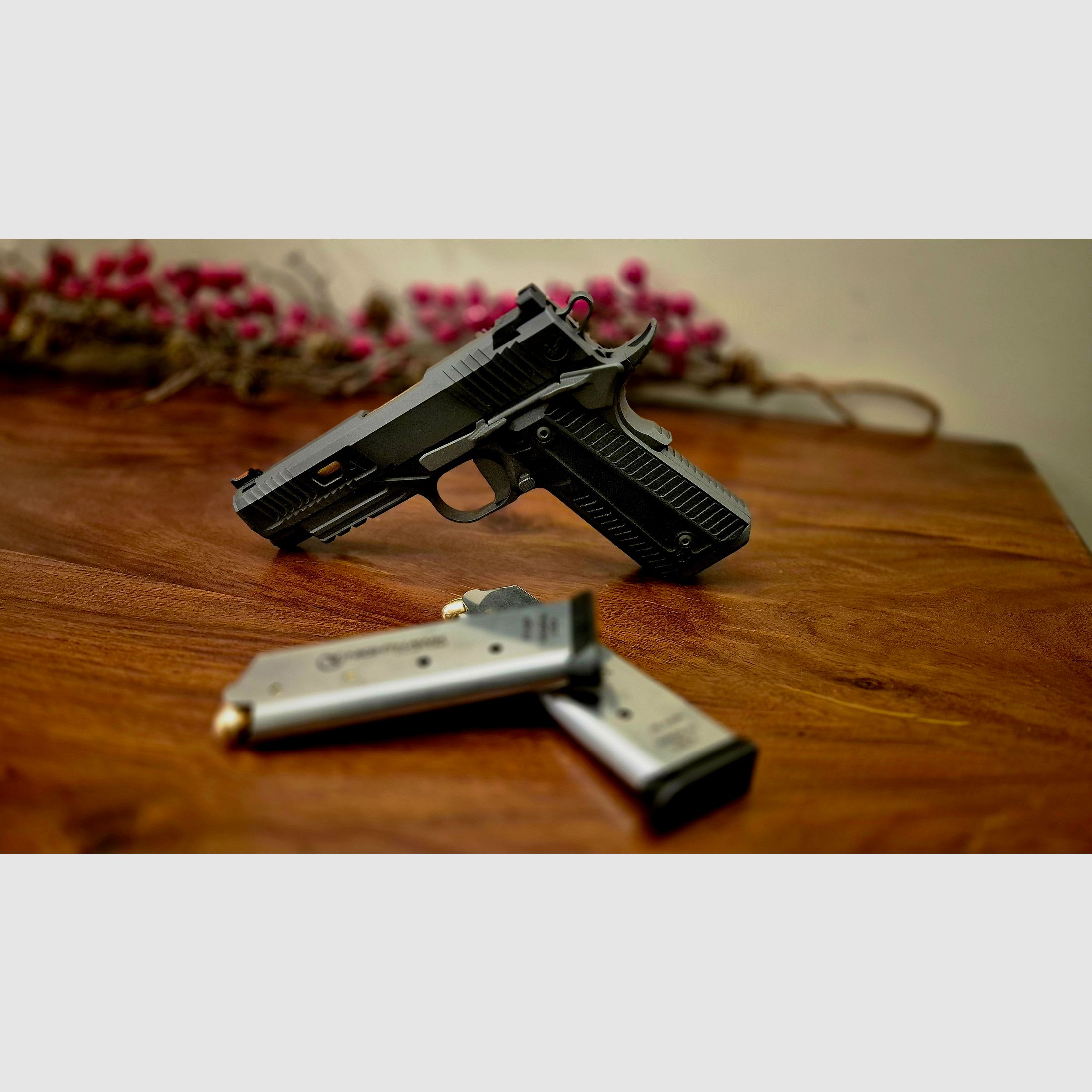 Nighthawk Custom Agent 2 Commander .45 acp