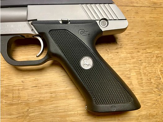 Pistole Colt Target Modell .22lr Bull Barrel mit Red Dot Ultra Dot Dist