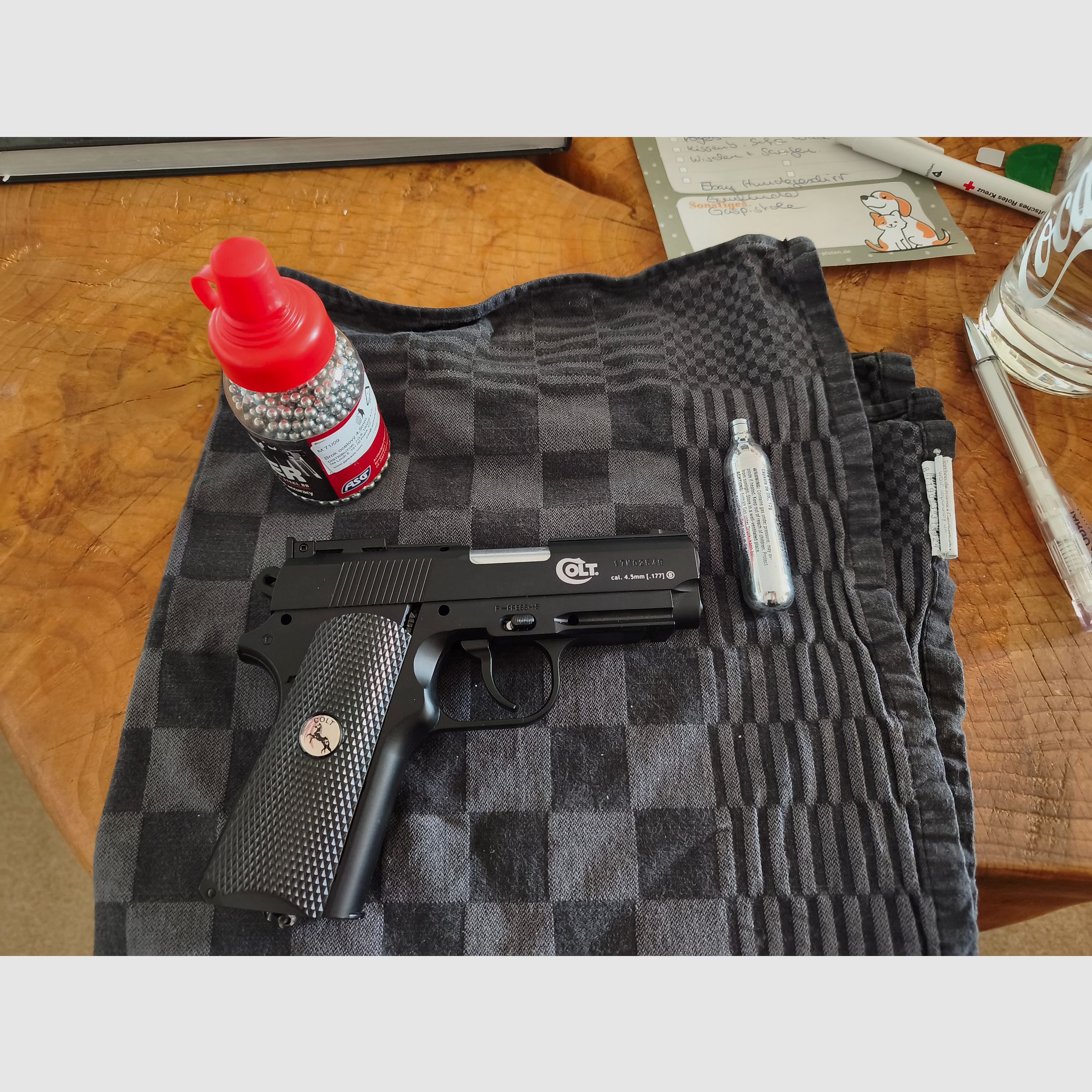 Colt Defender CO2 Pistole 