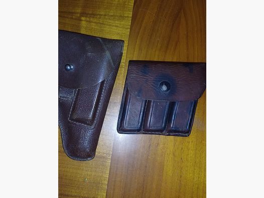 Holster na pistolet z kieszenią na magazynki