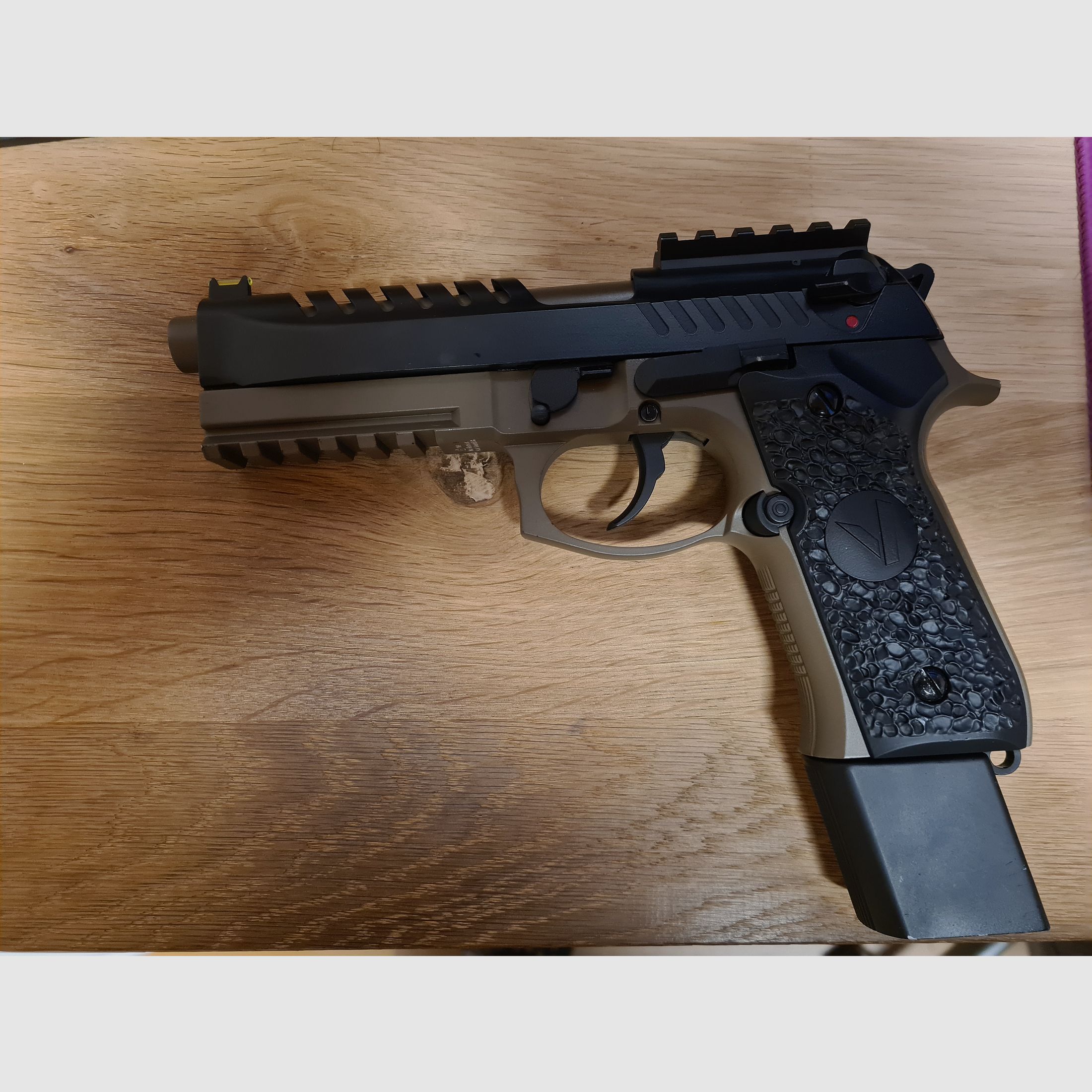 Vorsk VM9 GBB, Doble tono