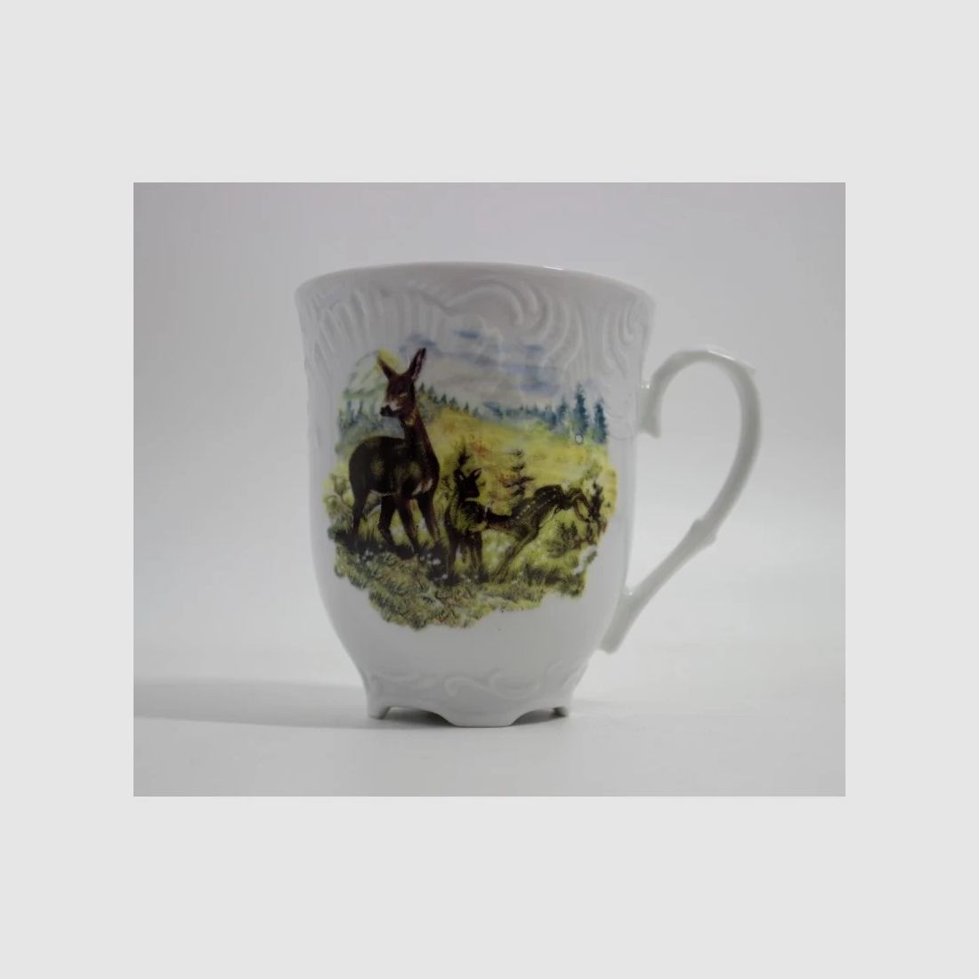 Becher mit Rehmotiv