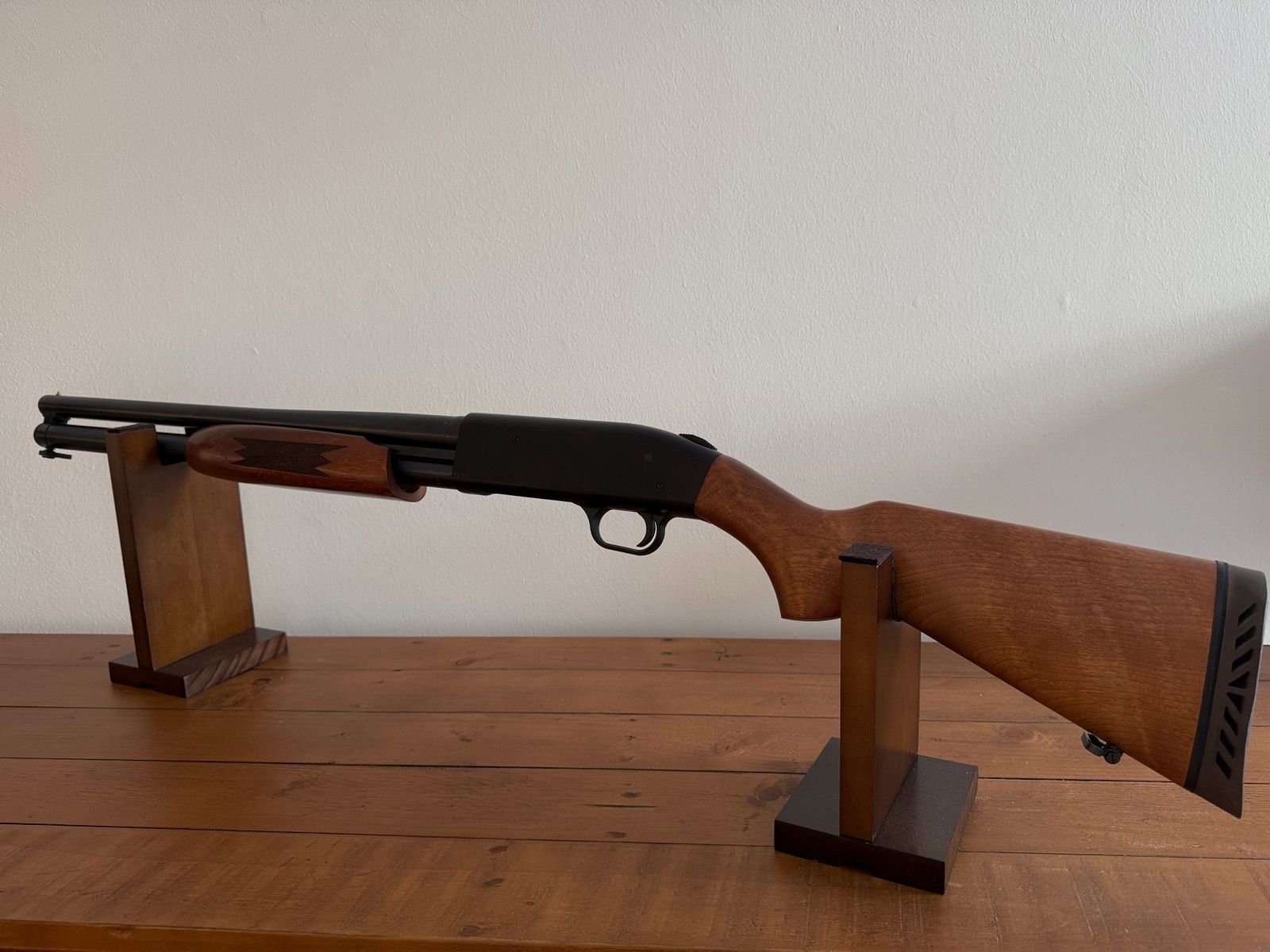 Repetierflinte Mossberg 500 A 12/76 Vorderschaftrepetierflinte NEUWERTIG