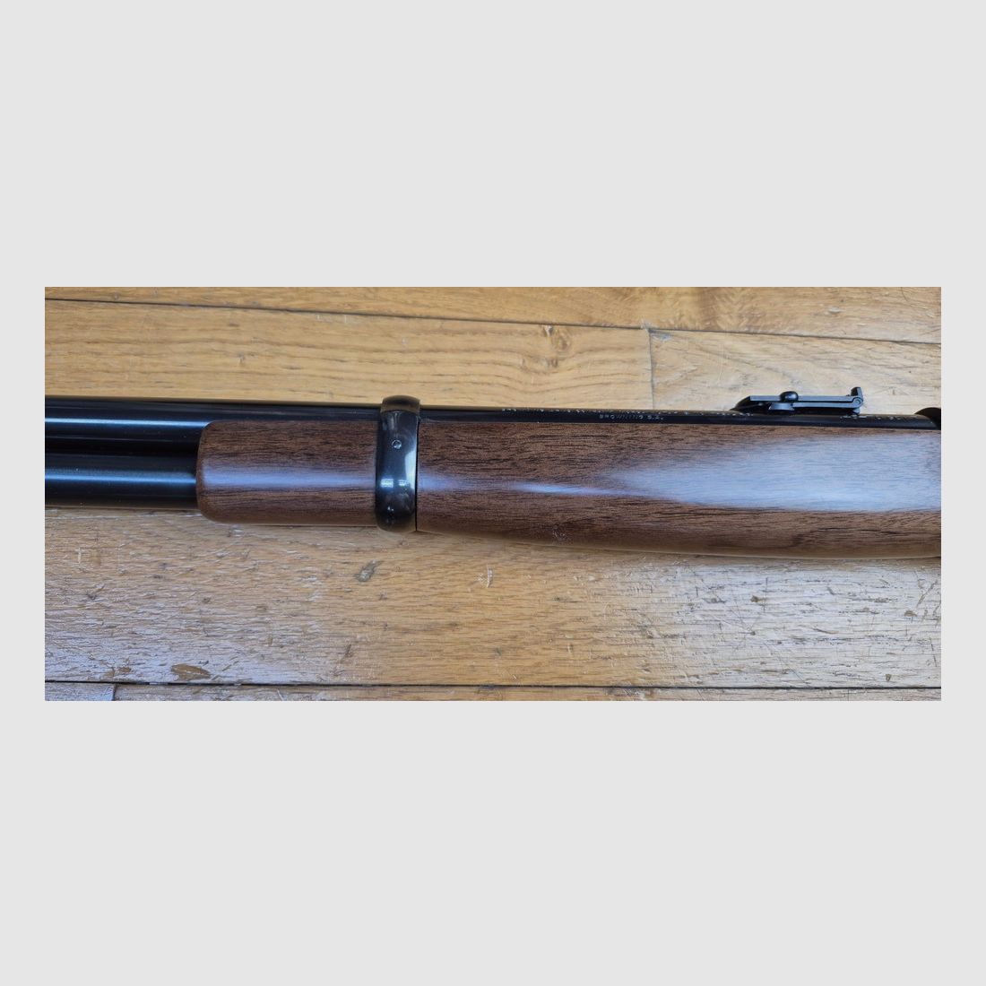 Prachtig en zeldzaam onderhevelgeweer Browning Model 1886 – De beste van alle moderne producties van de 1886 "Winchester" – Kal. 45-70Gvt – Zeldzame eeuwproductie in Grade I geweren door Miroku – Originele doos en handleiding – Slechts 7.000 exemplaren – Uitzonderlijk wapen – Absoluut als nieuw! – TBE+++, afbeelding 8 van 41