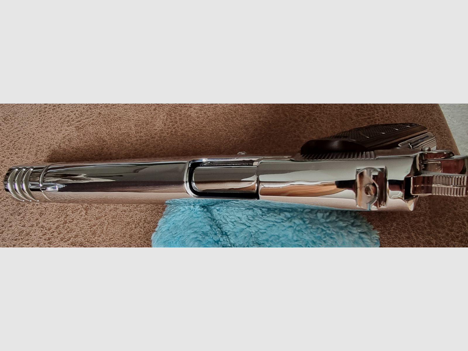 IWG Gouvernement en chrome avec holster