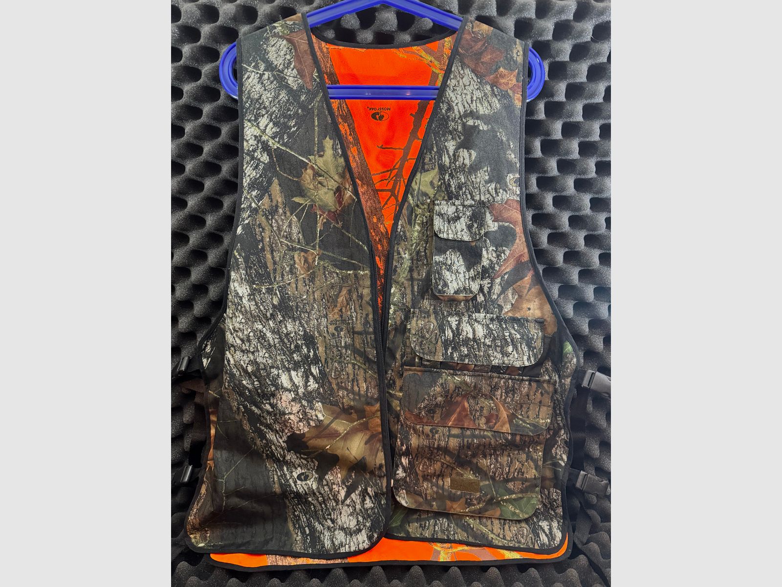 Reversible vest warning vest, Mossy Oak, orange and tree, size 58 - 62 adjustable.