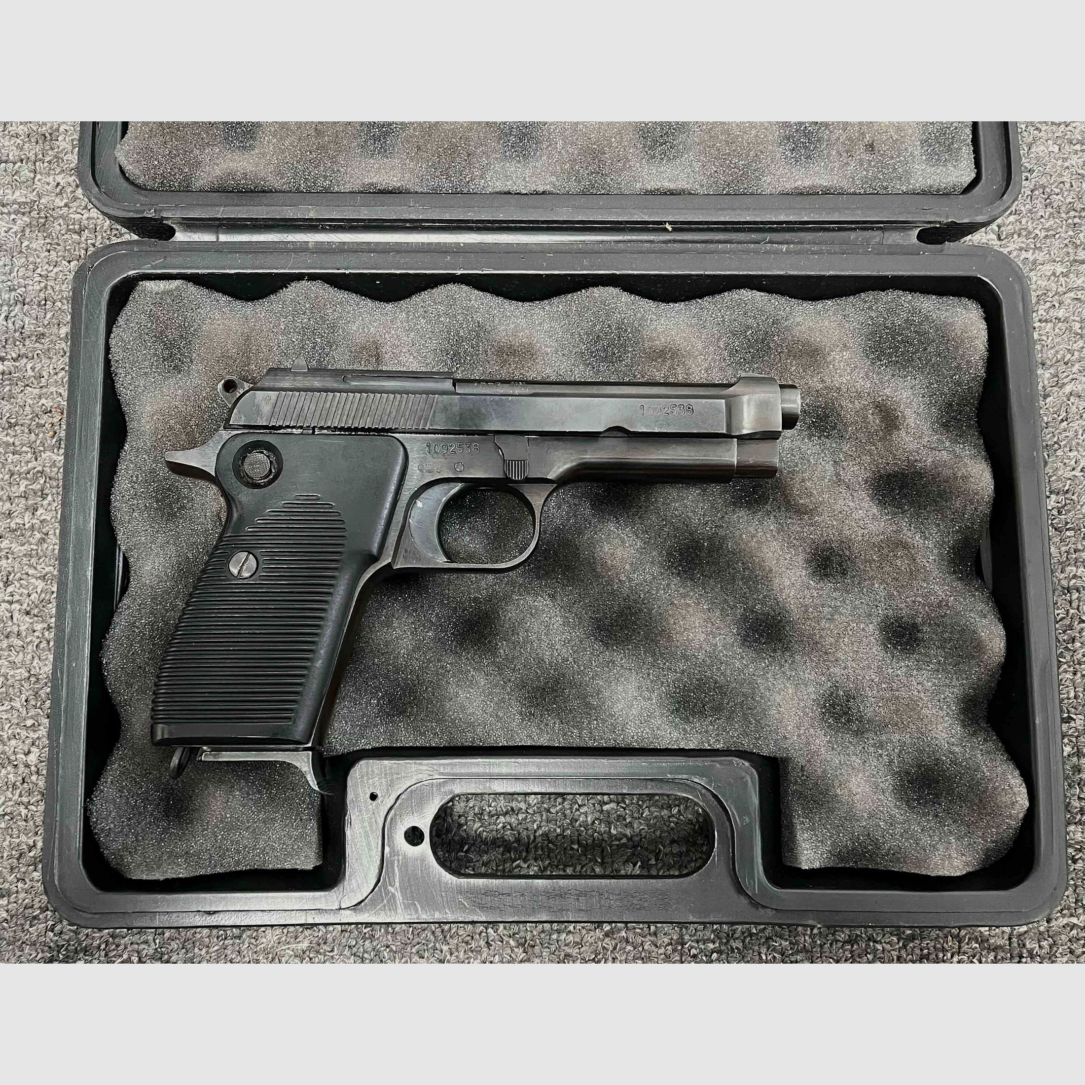 Helwan 9mm / Beretta 92 Nachbau