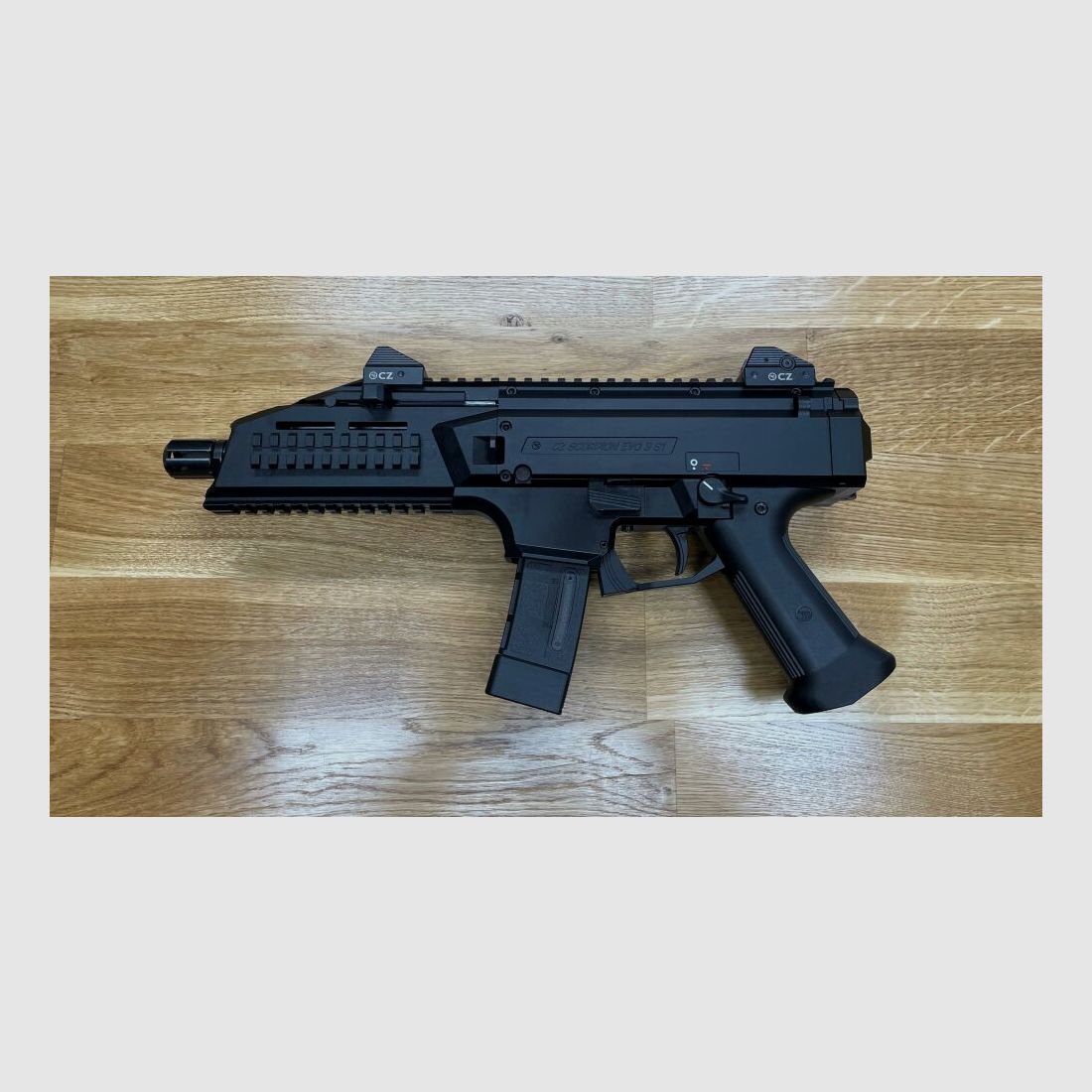 Pistolet CZ Skorpion EVO3 S1 semi-automatique 9mm Luger