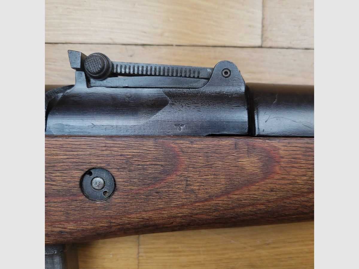 RARISSIME et excellent fusil G41(W) – Premier fusil semi automatique allemand de la WWII – intégralement monomatricule – calibre d&rsquo;origine 8x57IS – dix coups – Système Bang – Culasse à galet – La puissance de feu made in Germany – Pièce exceptionnelle digne d&rsquo;un musée !, image 31 sur 44