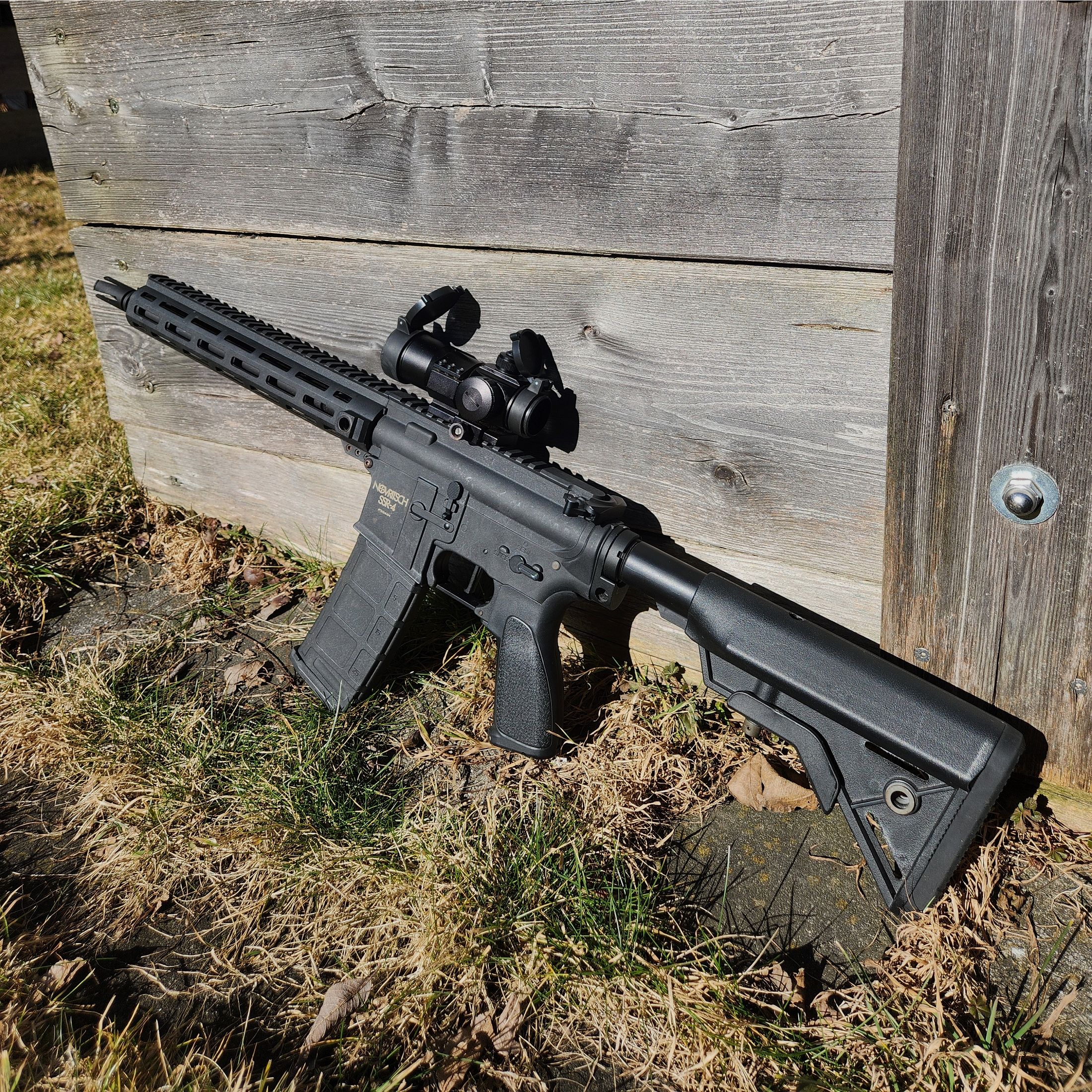 Airsoft SSR4, SSG69, Beretta M92 mit Zubehör und Plattenträger Set