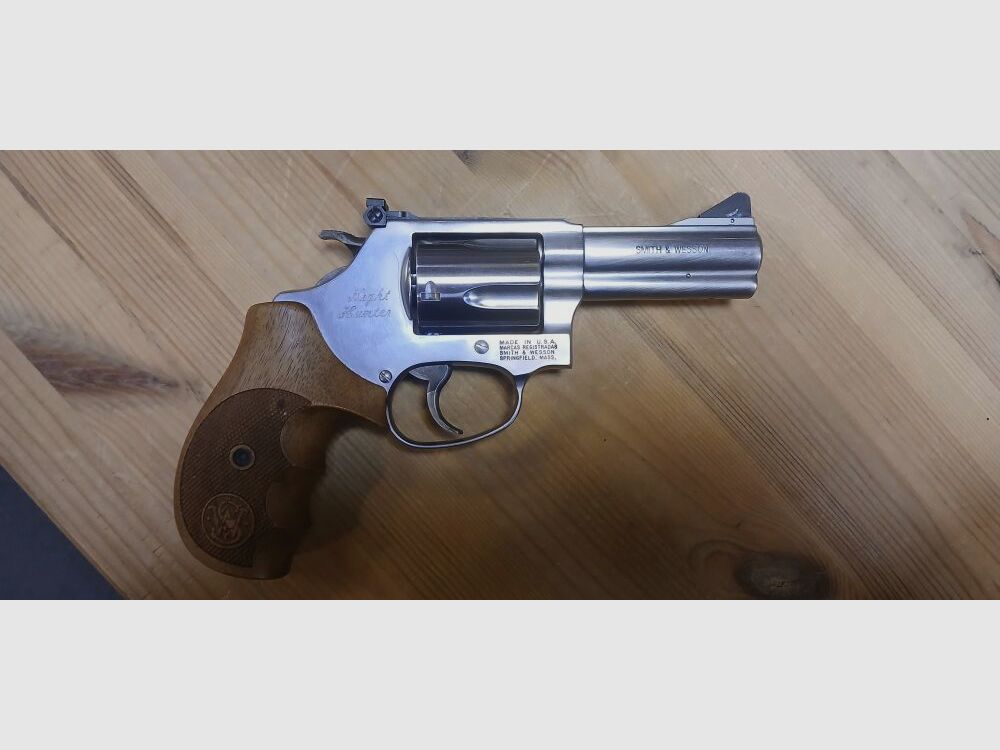 Smith & Wesson 60 Night Hunter