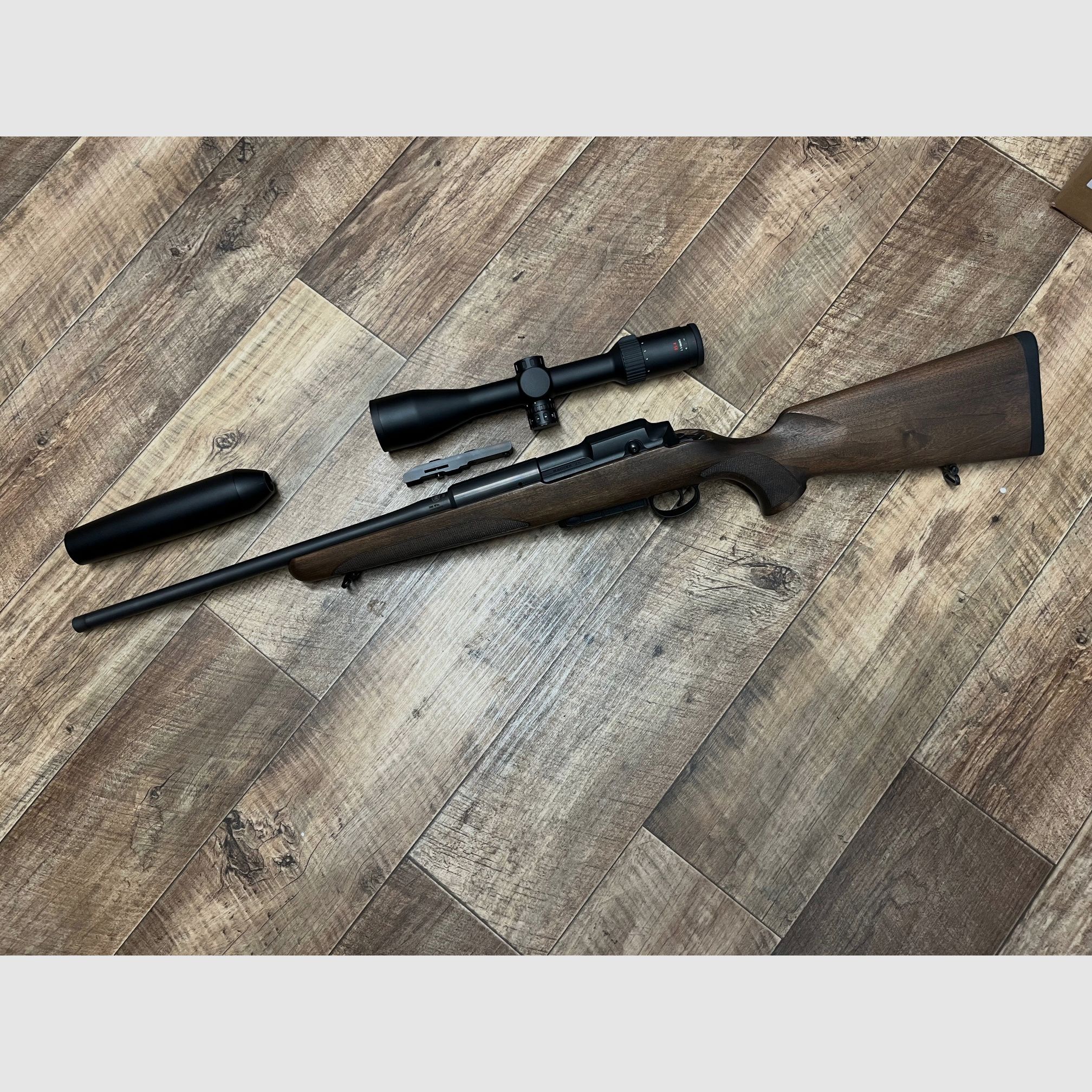 Mauser M 25 Pure SET with ZF 2-12x50 and titanium silencer available immediately!