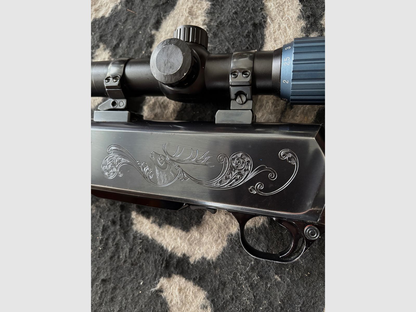 FN Browning BAR Cal. .30-06 modèle spécial avec crosse en bois magnifique, cuir de poisson fin et gravure