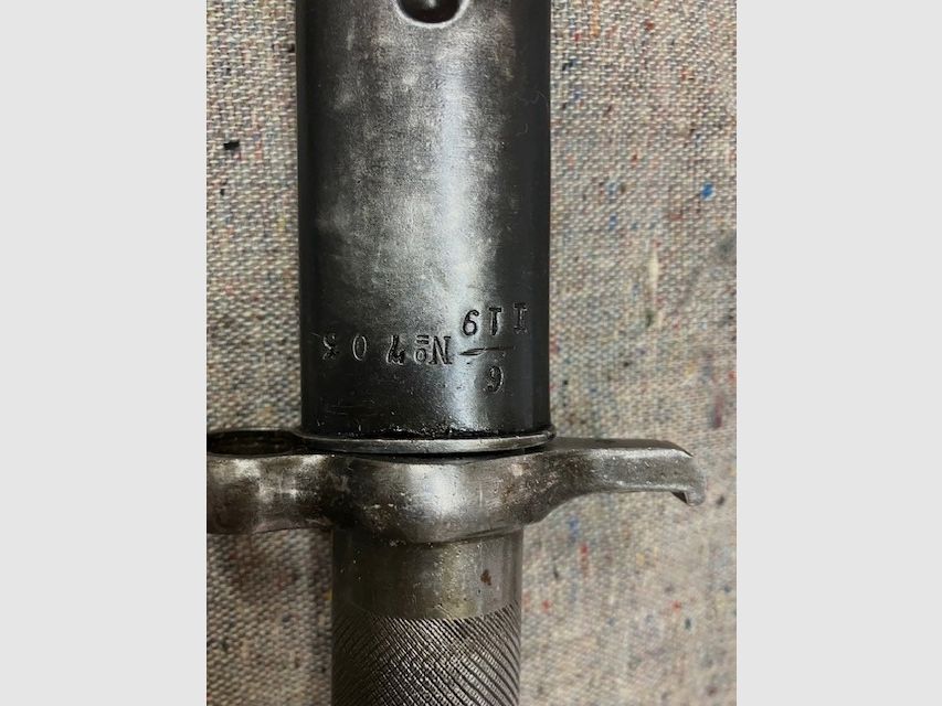 Schwedisches Bajonett Modell 1896 für den Schwedenmauser. Der Hersteller ist die Firma E.J.A.B. - Eskilstuna Jernolegets Aktion Bolaget in Eskilstuna / Schweden.
