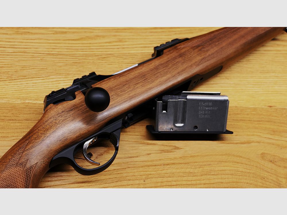 Anschütz 1782 / calibro .308 Win. / filettatura M15x1 / lunghezza canna 47cm / calcio Classic