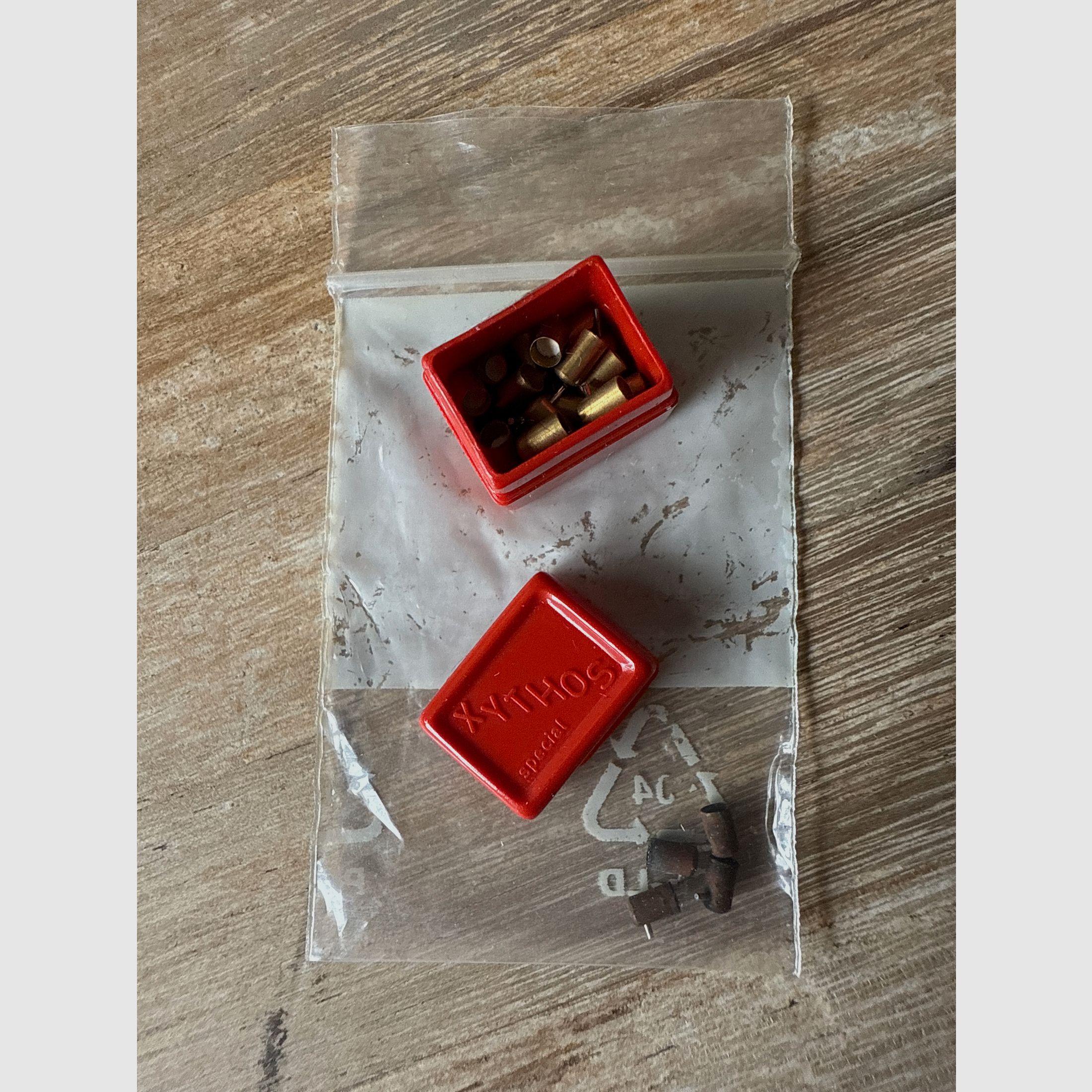Xythos Pinnfire 2mm Schlüsselanhänger Signalmunition Knallpatronen Geschenkbox 