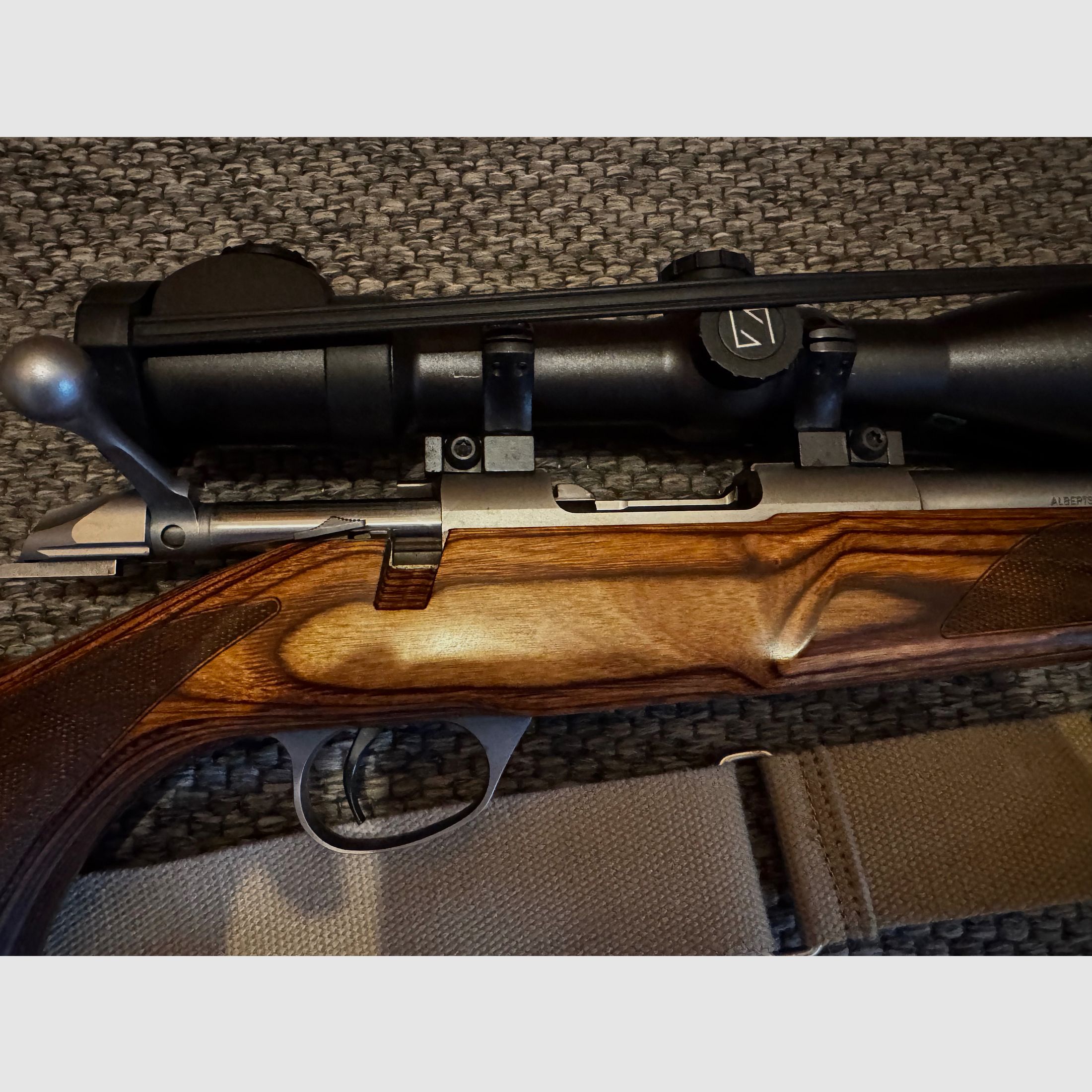 Sako 85 varmint laminated + Zeiss Duralyt  *top*
