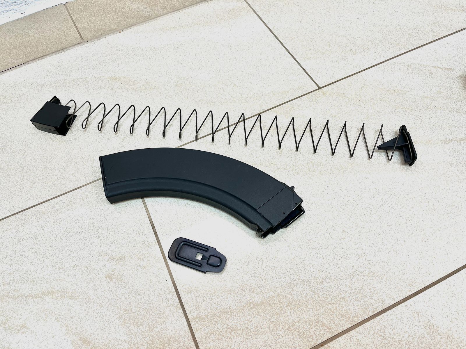 *** Kalaschnikov AK 47 / Yunker 40er DEKO Magazin Glatt 40 Schuss 7,62x39