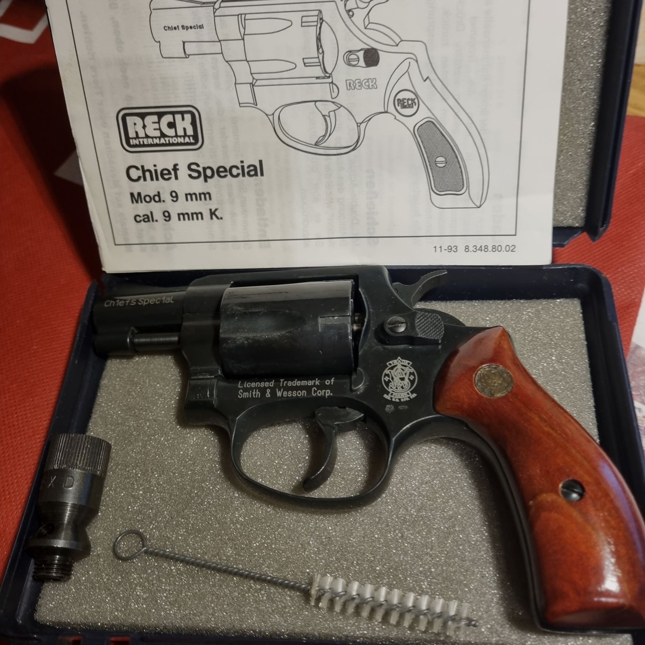 Revolver Smith & Wesson Chiefs Special de Reck, plaquettes de crosse en bois calibre 9 mm R.K., revolver pour dames, avec étui en cuir, PTB 503, ancien modèle