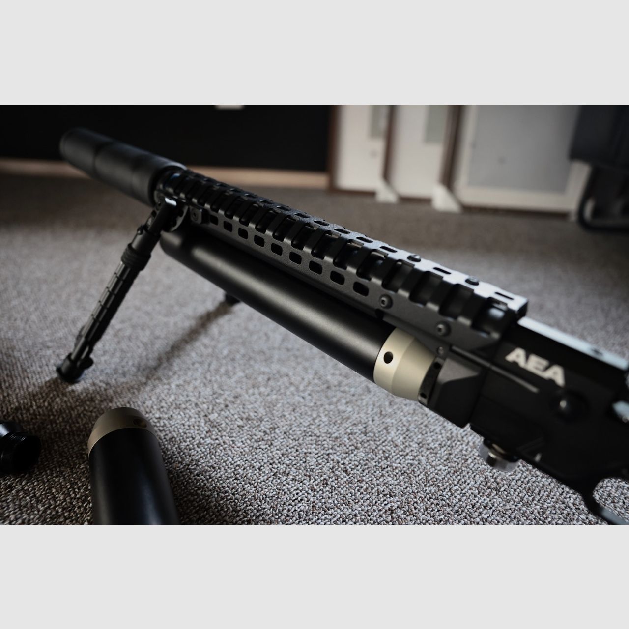 Compleet pakket: AEA HP MAX MK2 + Tanks, Bipod, Geluidsdemper & Munitie (alles ongebruikt)