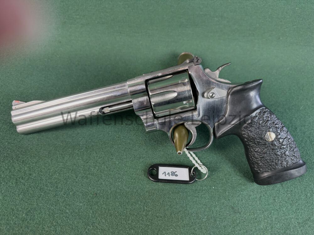 Smith & Wesson 629-5 Classic