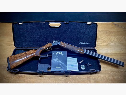 Blaser F16 Game Holzklasse 7 / 12/76 / Basküle in schwarz / Lauflänge 71cm / inkl. Koffer & Chokes