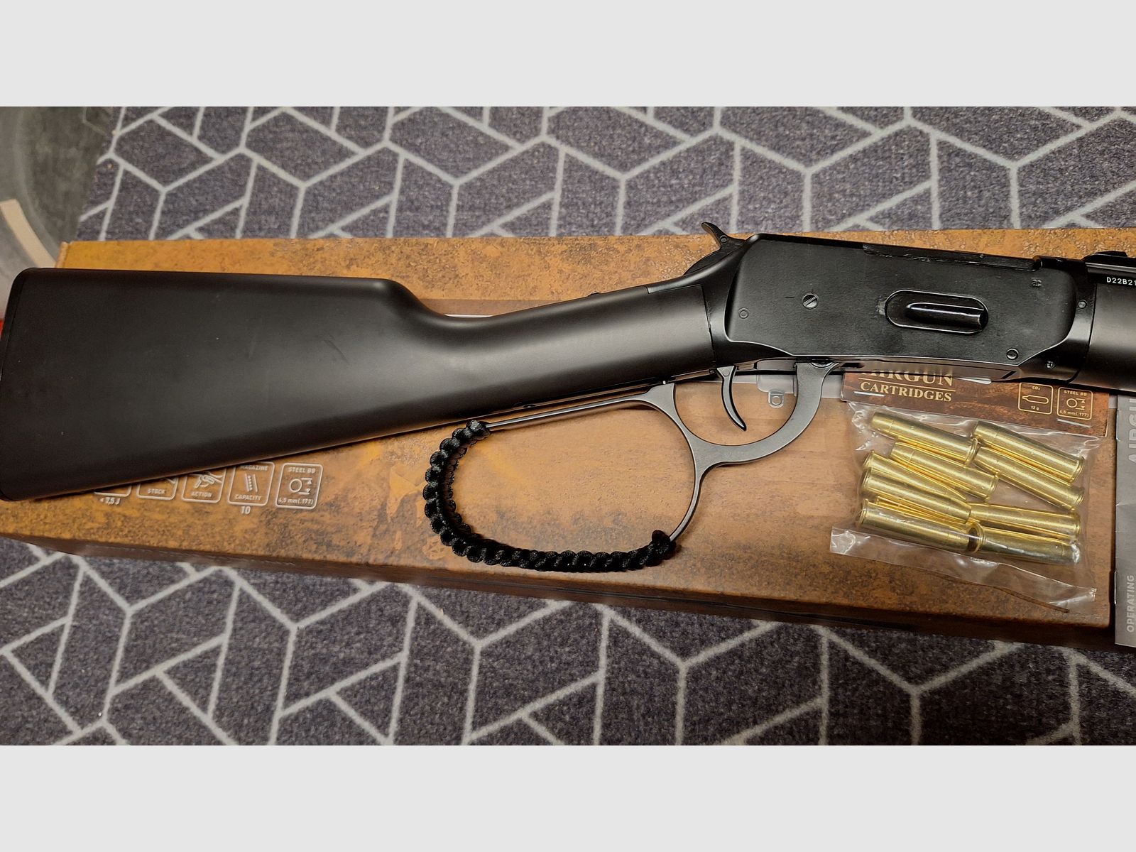 Legends Cowboy Rifle Renegade CO2-Luftgewehr Unterhebelspanner Kal. 4,5 mm BB schwarz inkl. 10 Ladehülsen