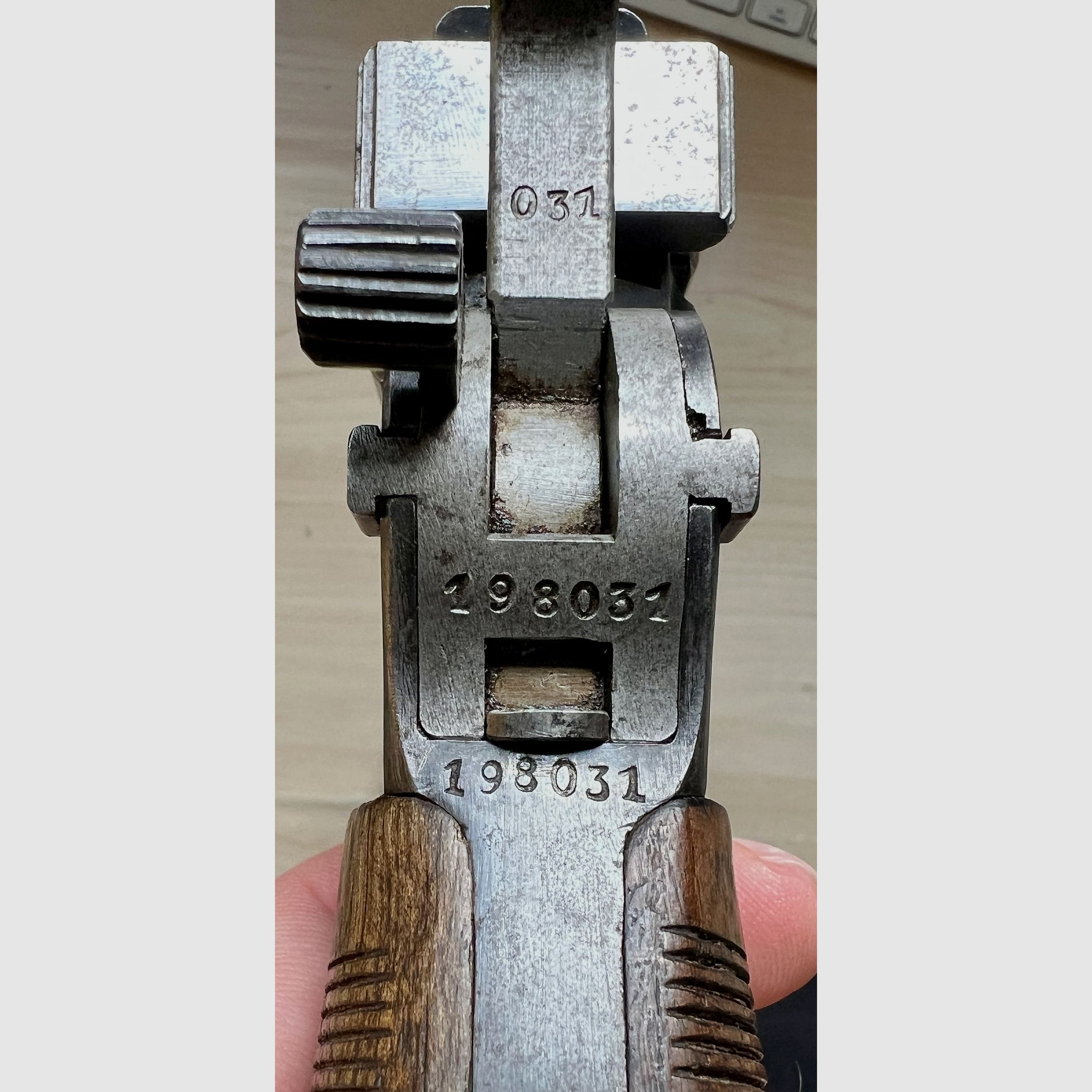 Mauser C96 , im sammlerwürdigen Bestzustand. Nummerngleich. Aus Familienbesitz. RARITÄT. Antiqität