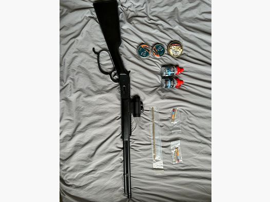 Legends Cowboy Rifle Renegade + Red Dot and accessories