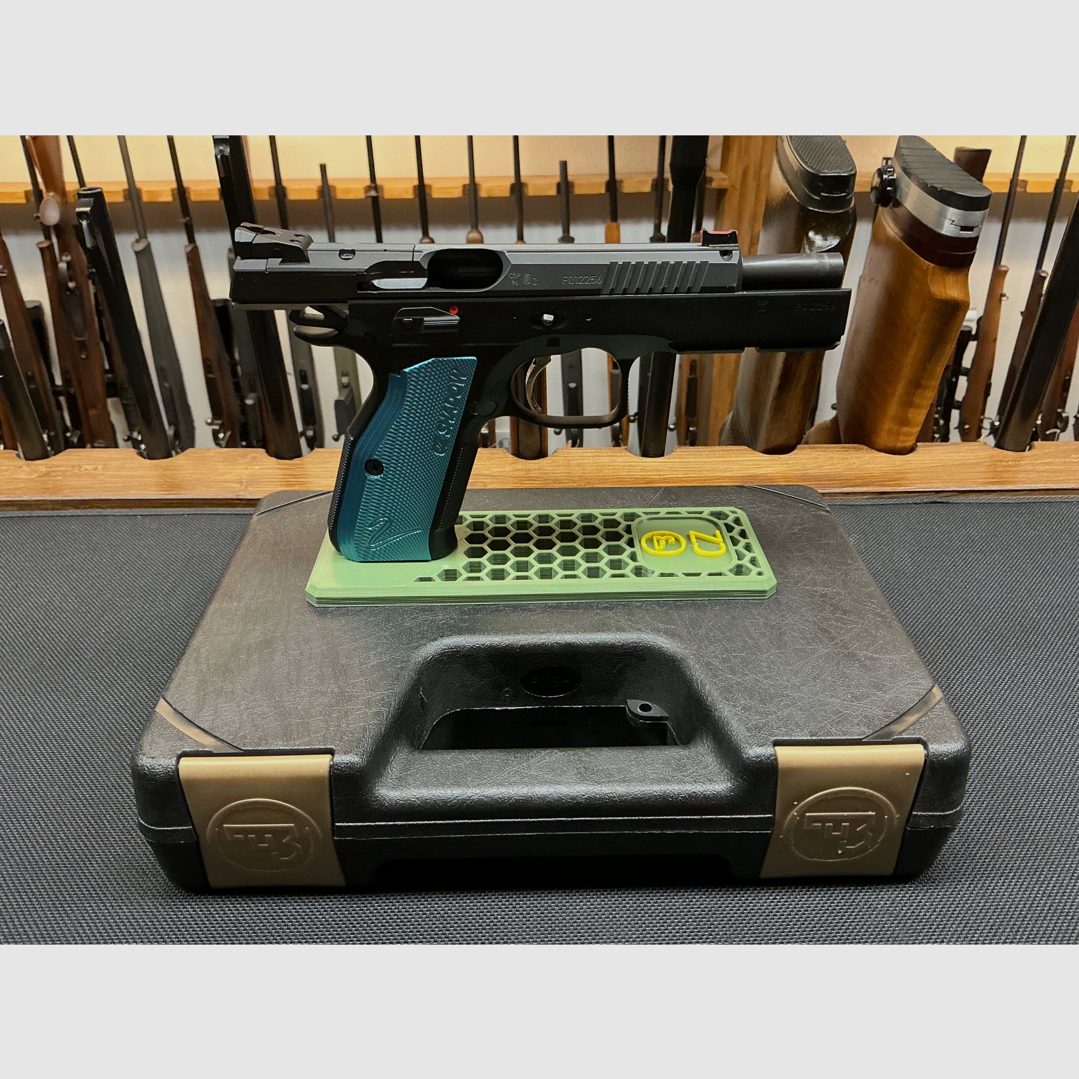 IPSC Starter-Set – CZ 75 Shadow 2 Optics Ready – 9 mm Luger – 6 Magazine & Ghost Elite Holster Art.-Nr.: 2256, image 3 of 7