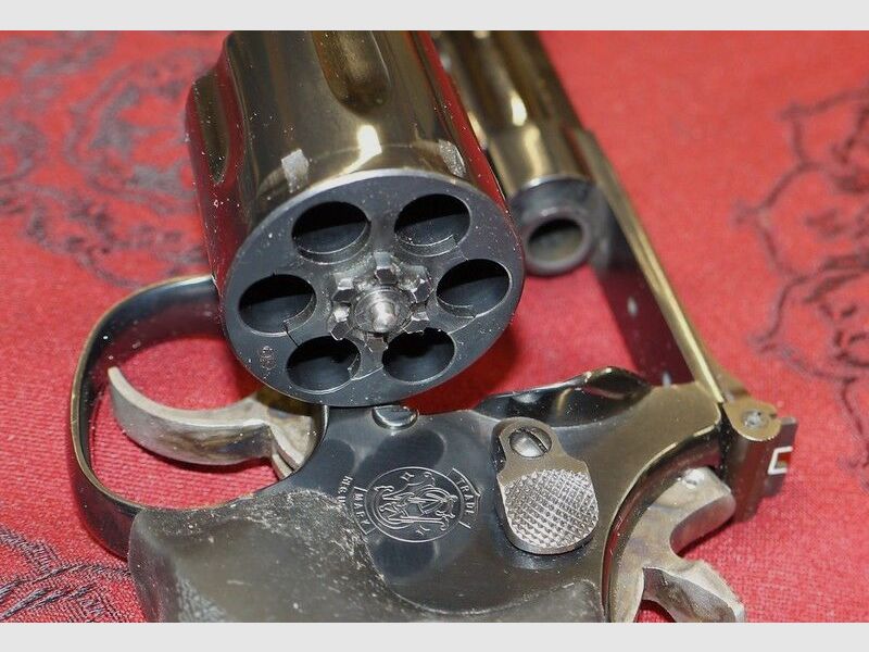 Smith & Wesson 586-4