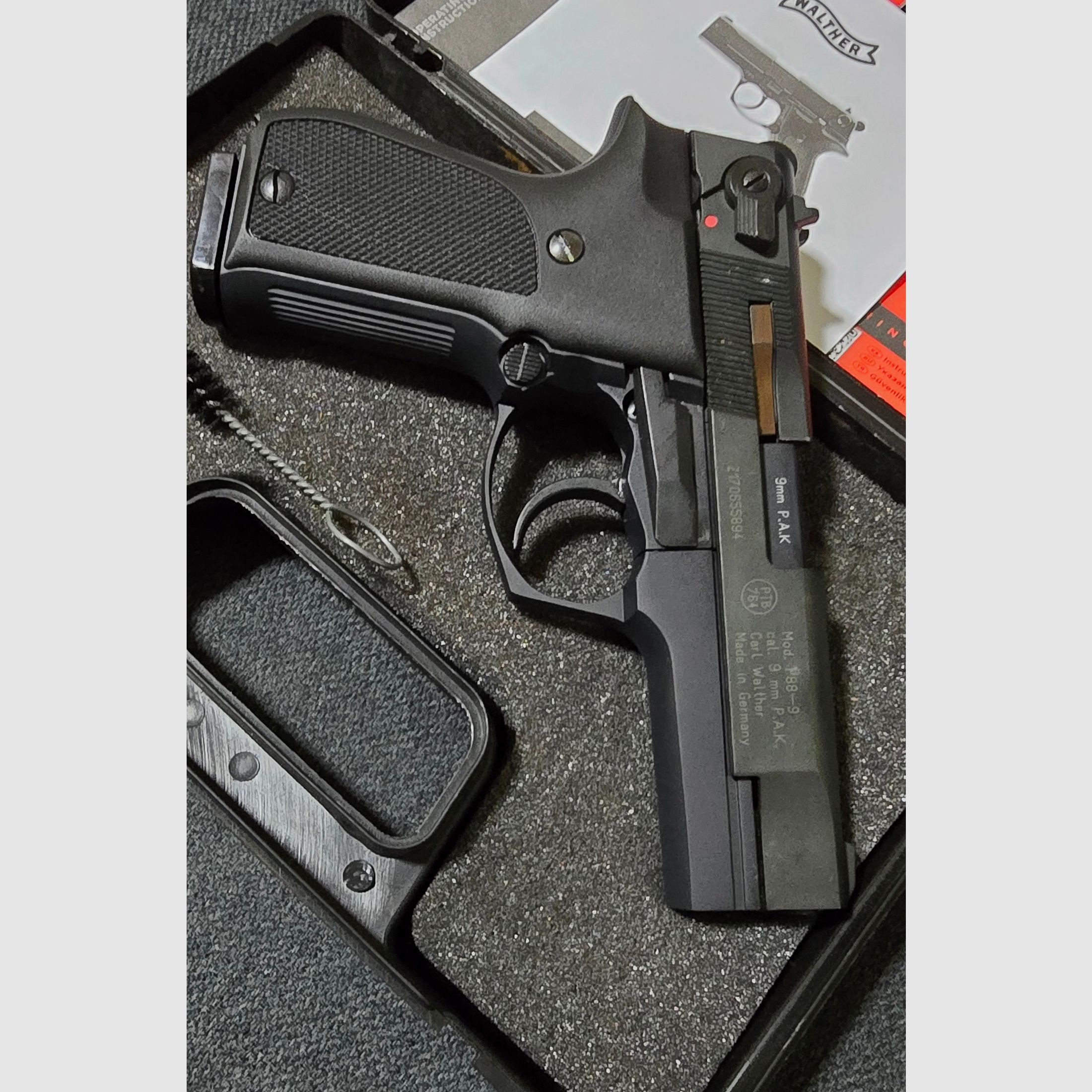 Walther P88 blank firing 9mm PAK