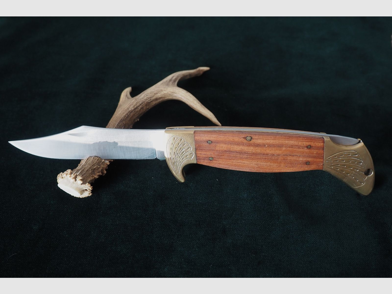 Großes Taschenmesser mit Messingbacken sehr massives ,,Monsterteil,,