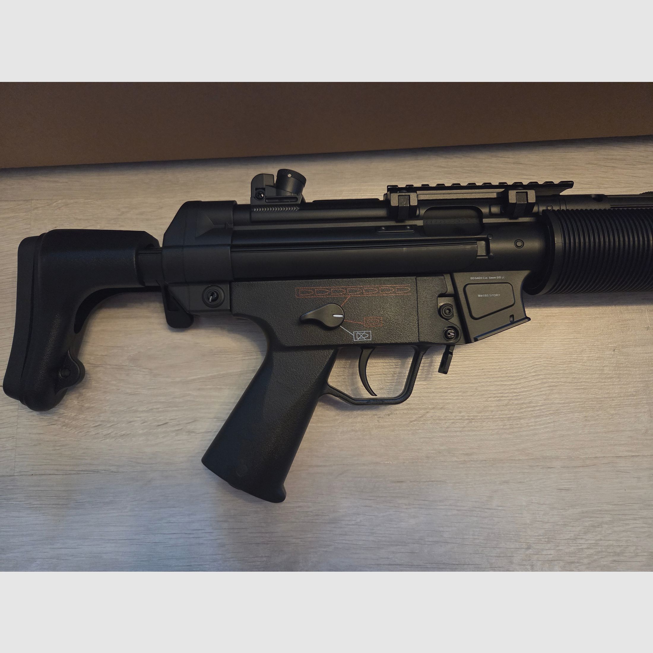 Begadi Sport SMG Mod 5SD6 Gen.5 SAEG / Airsoft MP5 in Top Zustand mit Restgarantie vom Händler