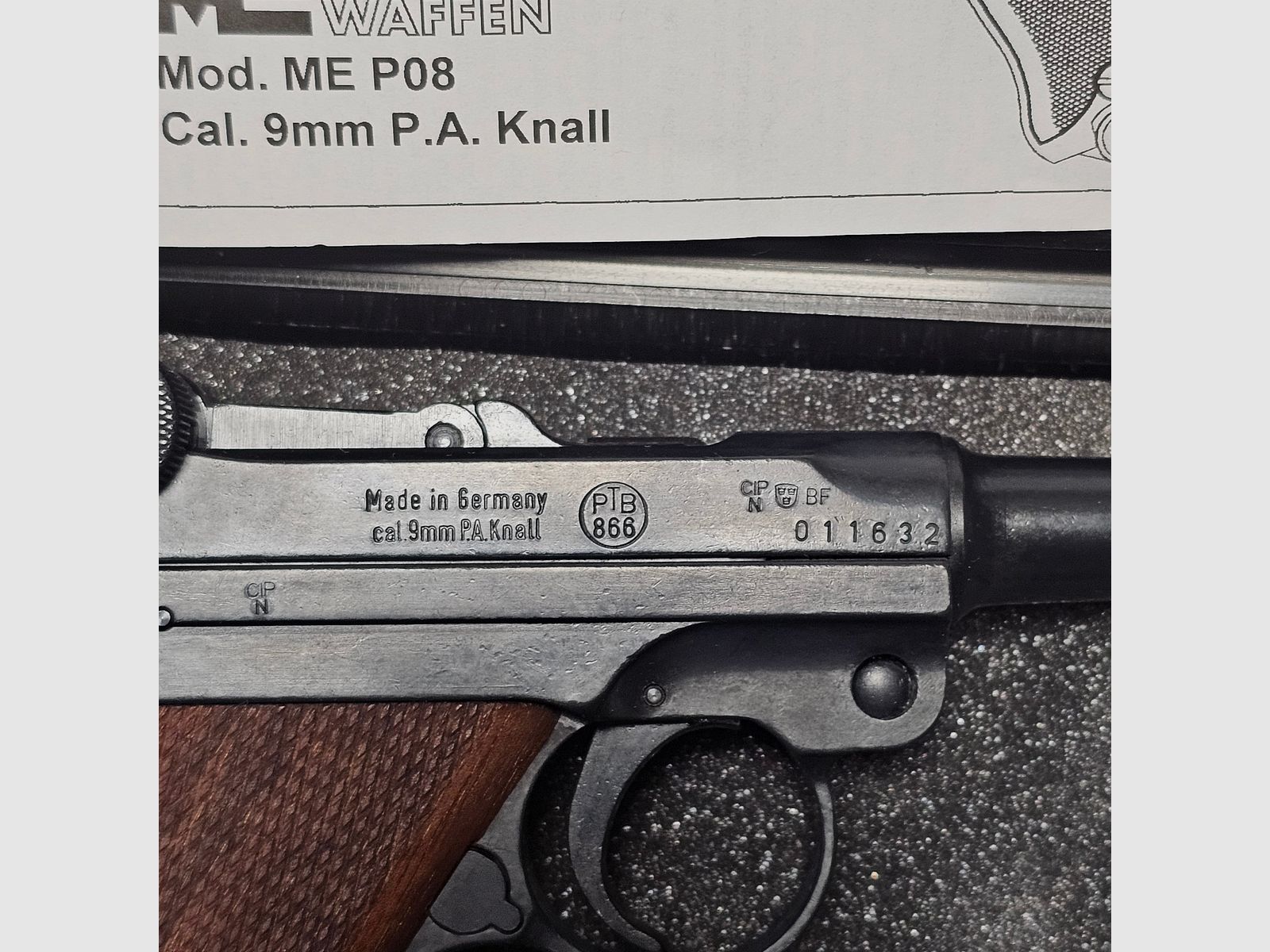 Pistola de fogueo ME P08