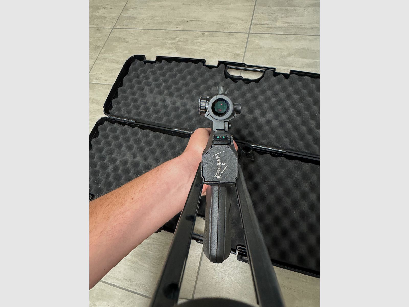 Diana LP8 Magnum Set tactique – 4,5 mm Diabolo, point rouge et mallette