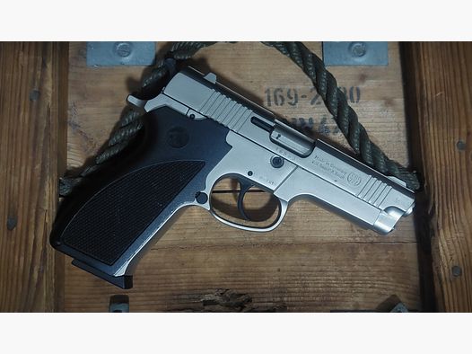 IWG Defender 9 mm P.A.K (PTB 727) pistolet à blanc