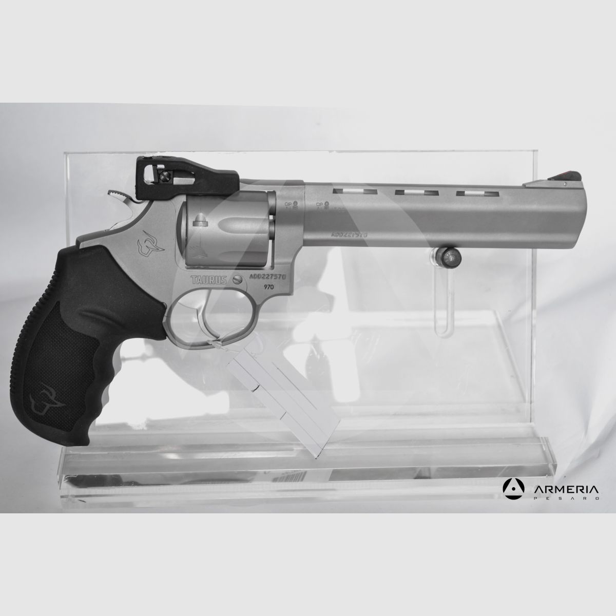 Taurus Tracker 970 Revolver .22 LR barrel 6.5", image 4 of 5