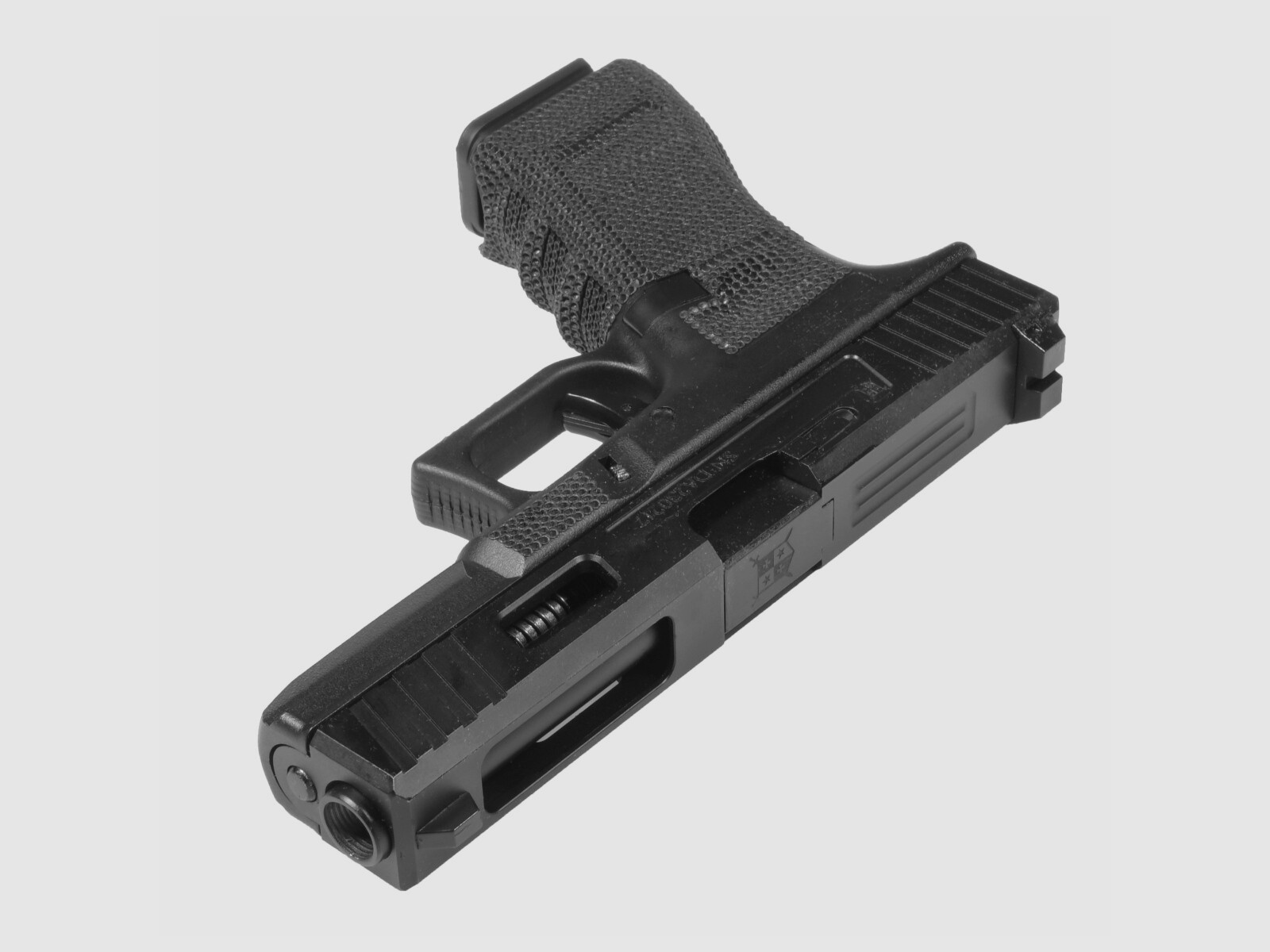 P02 GBB Airsoft Pistole in Schwarz | Delta Armory