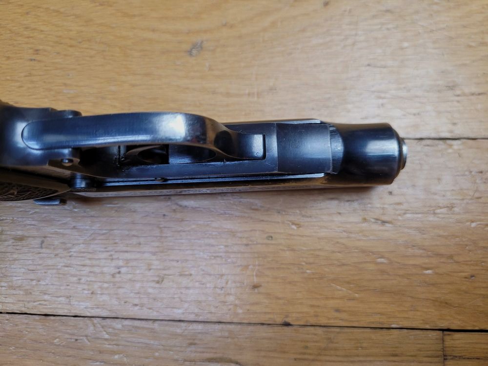 Sehr schöner Walther PP Pistol III. Reich – Schöne Fertigung Walther Zella-Mehlis aus dem Sommer 1940 – Kaliber 7,65 mm – Schöne Originalbrünierung – Polizei-Nummer und Fangriemenöse – Mononummer – Spiegel-Lauf – TBE, Bild 10 von 21