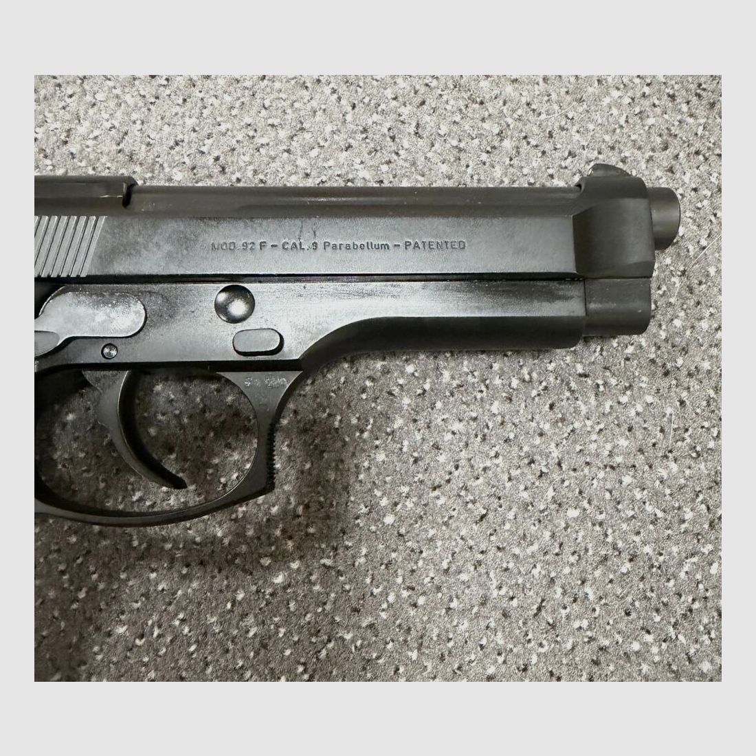 Beretta 92 F, immagine 2 di 3