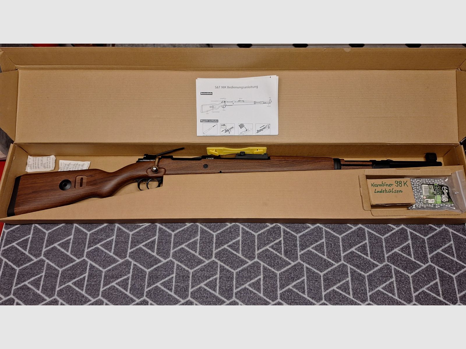 Karabiner 98K Bolt-Action Springer Gewehr mit Hülsenauswurf 6mm BB Holzoptik - Neuwertig!