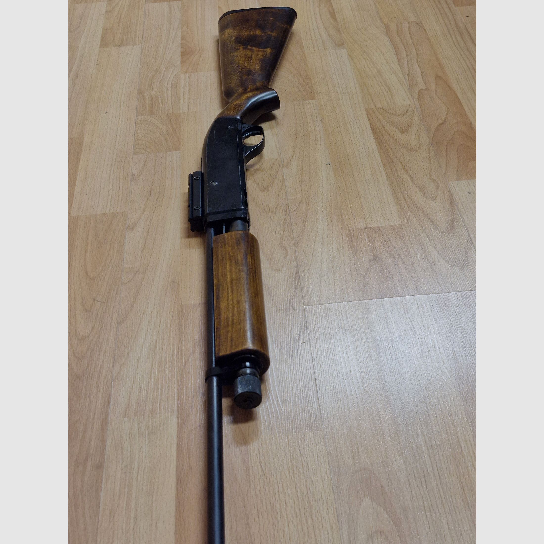 Crosman 622 Pell Clip Repeater 5,5mm .22 CO2 Vorderschaftrepetierer