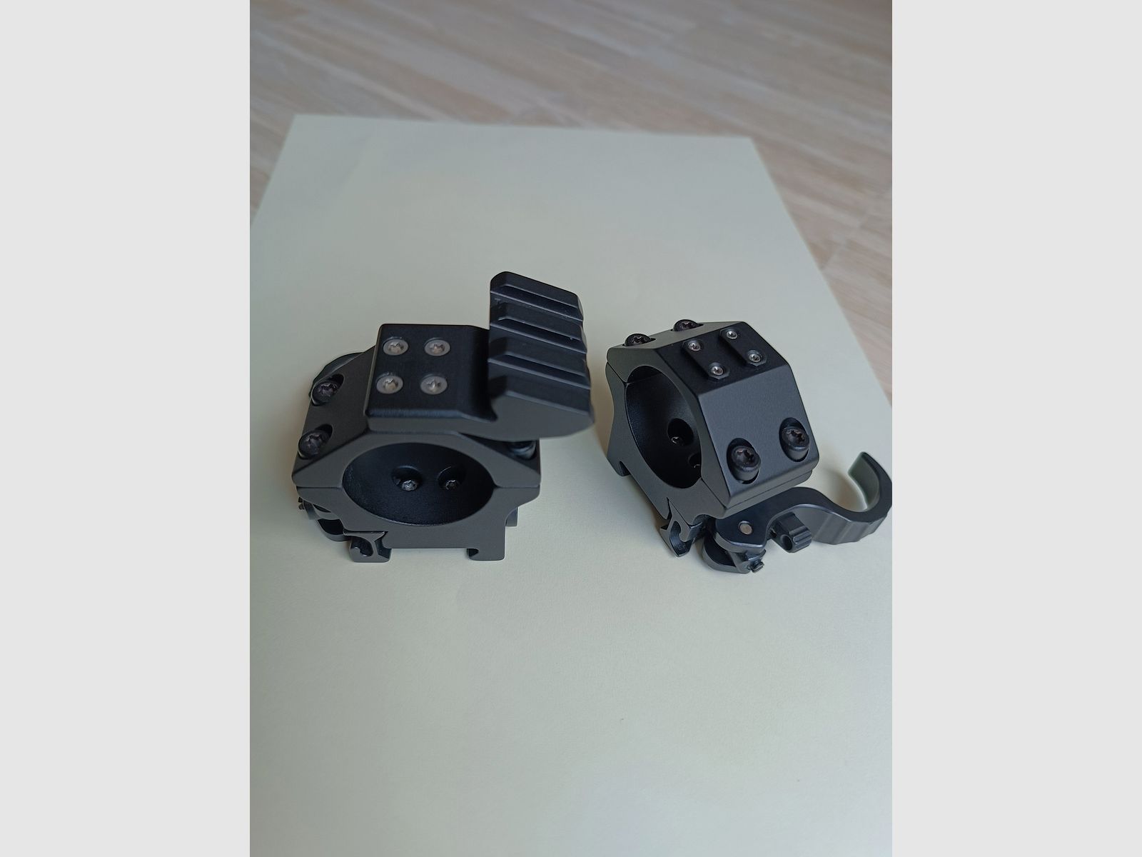 Montaż pierścieniowy celownika Era Tac z dźwignią zaciskową Picatinny 30 mm T1003-0010