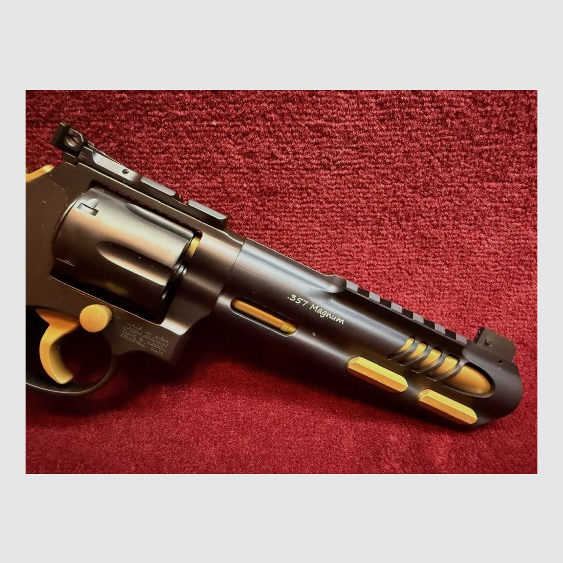 Smith & Wesson 686 Scheuring Black/Gold