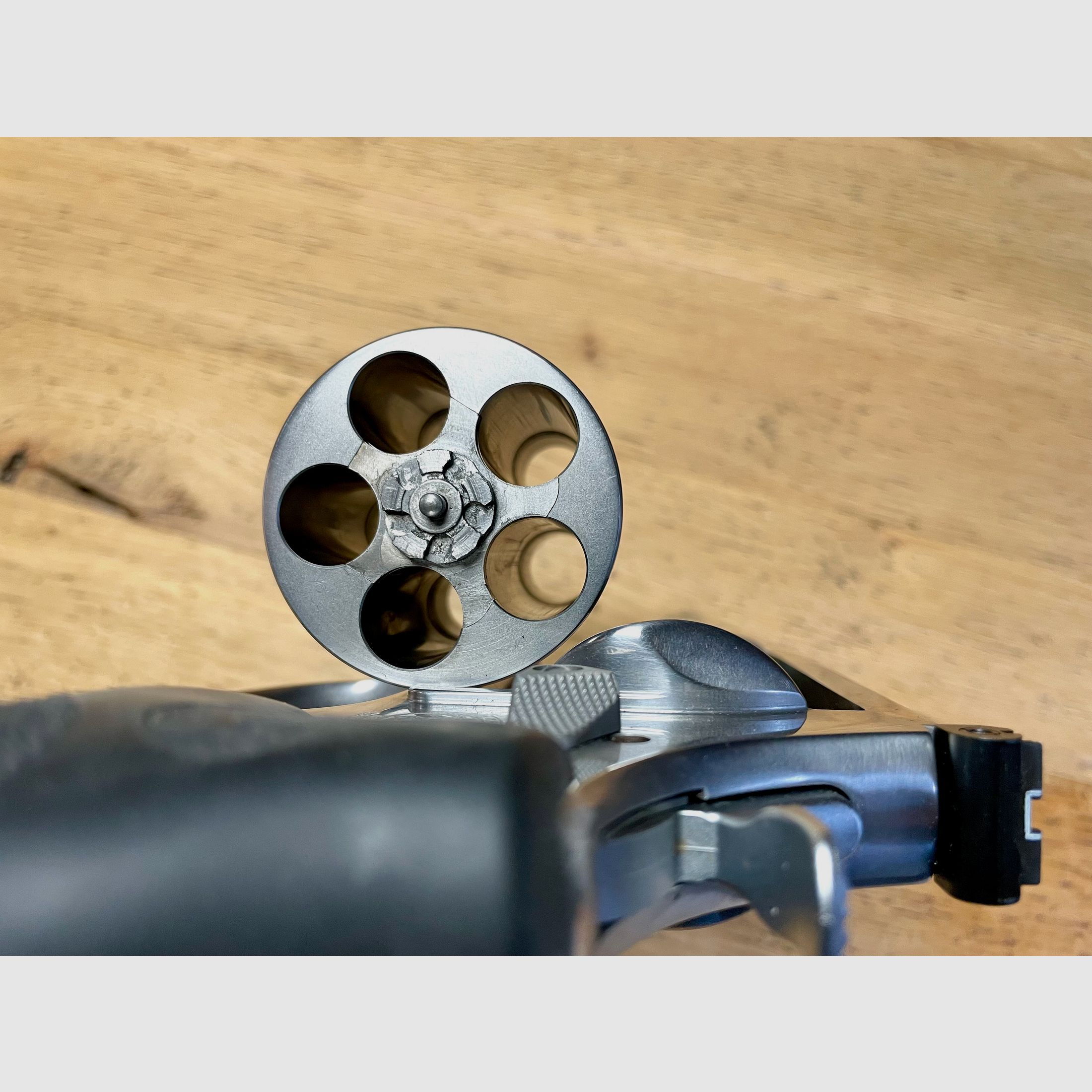 Smith & Wesson Revolver modello S&W 500 - lunghezza della canna 4" con compensatore