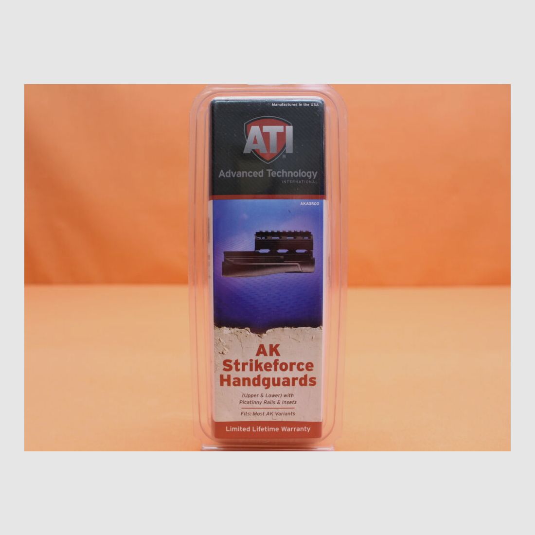 Zaawansowana technologia Kalashnikov AKM: system 4-rail/-osłona rękojeści ATI Strikeforce z polimeru czarna z góry/dół z bocznymi szynami