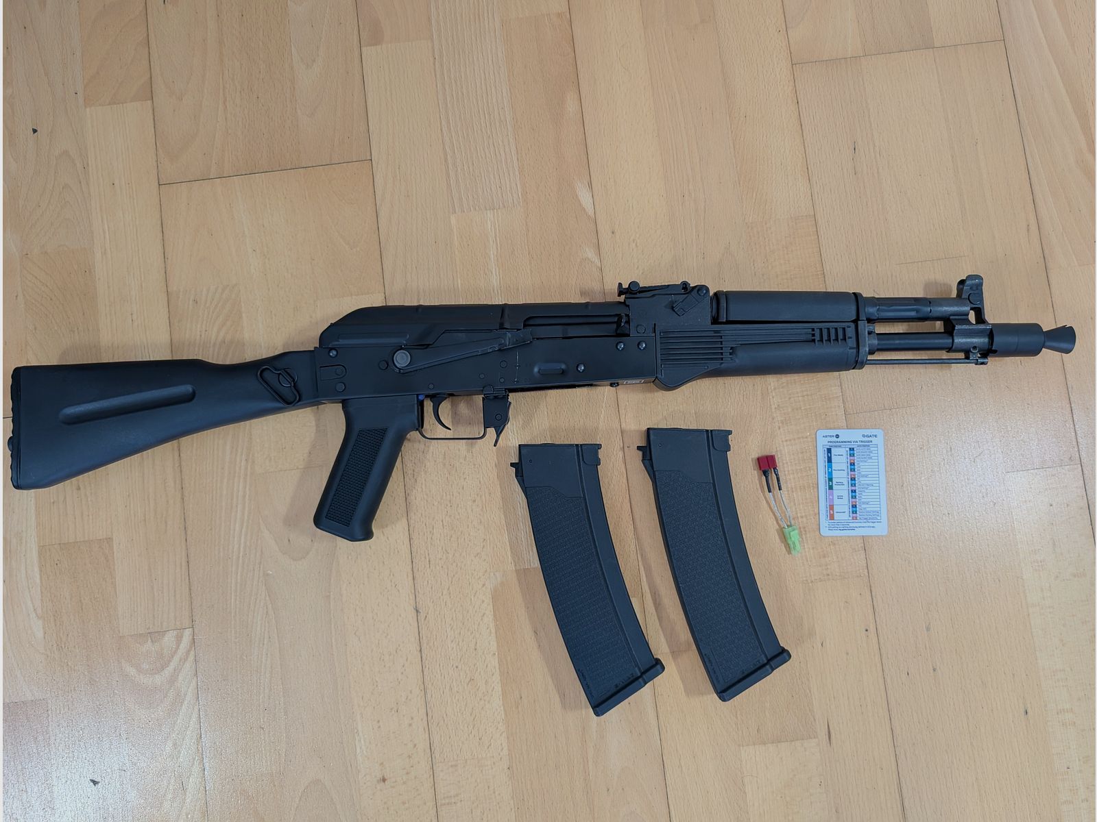 Specna Arms AK-105 EDGE mit mosfet und 2 mags 0,5J